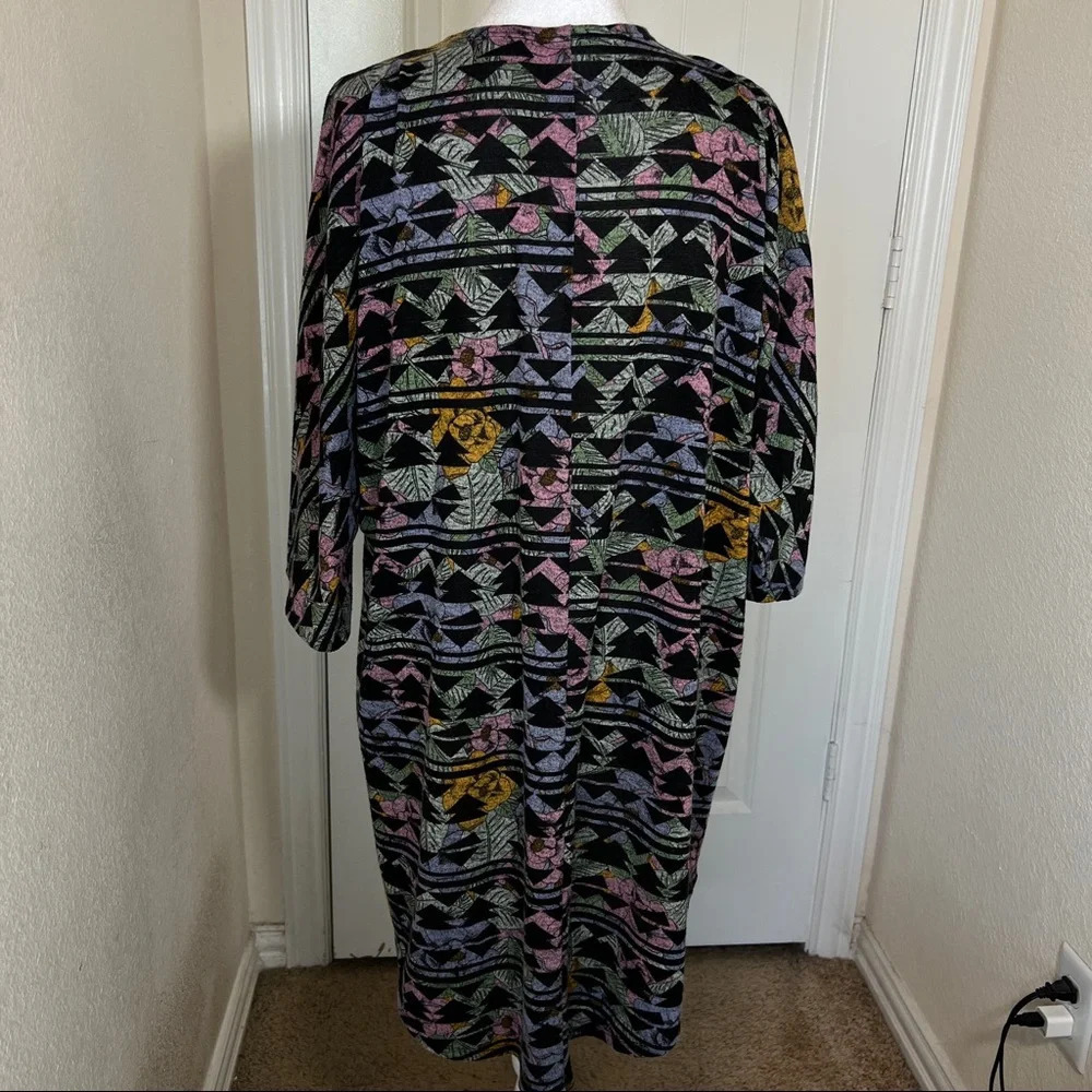 Lularoe Lindsay Small Knit, Black Broken Floral Pattern - Picture 8 of 9